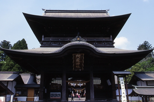 Aso Shrine Gate Reconstruction
