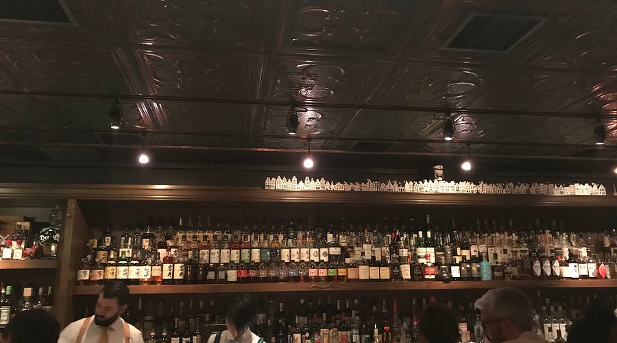 Bar High Five