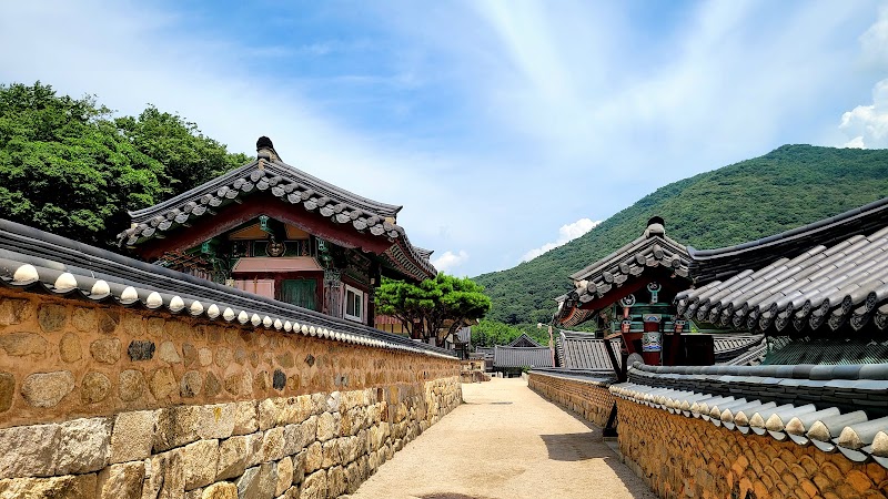 Beomeosa Temple