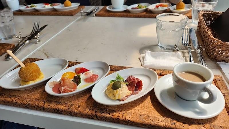 Canal Cafe Kagurazaka