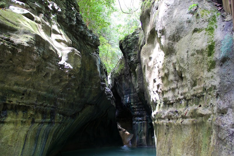 Canyoneering at 27 Charcos