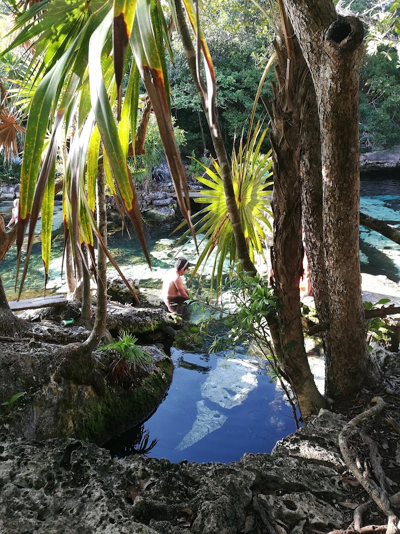 Cenote Azul