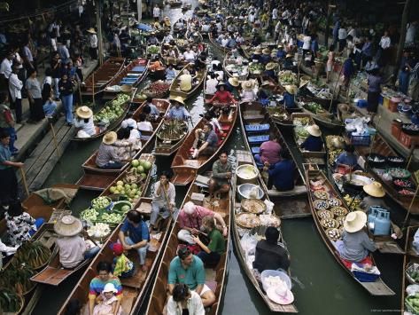 Damnoen Saduak Floating Market