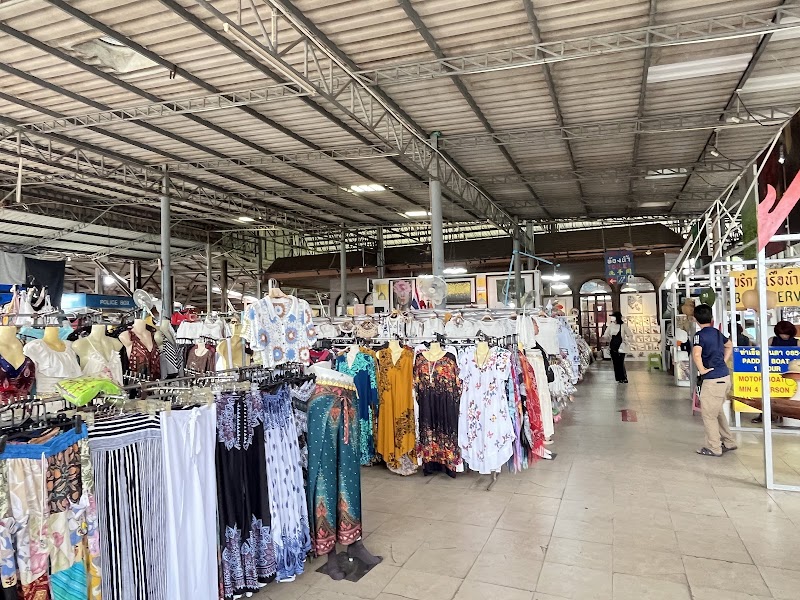 Damnoen Saduak Floating Market