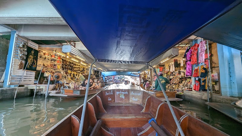 Damnoen Saduak Floating Market