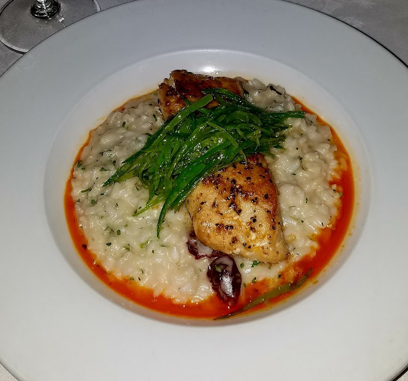 Deckers Bar & Grill