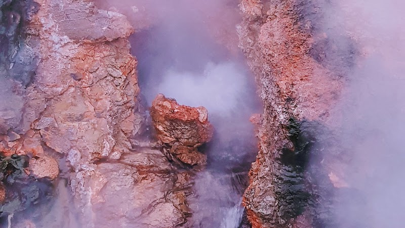 Deildartunguhver Hot Spring