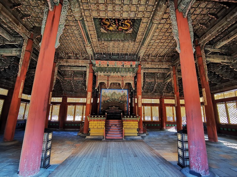 Deoksugung Palace