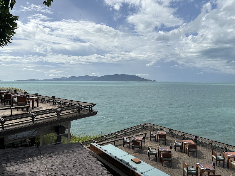 Dining on the Rocks