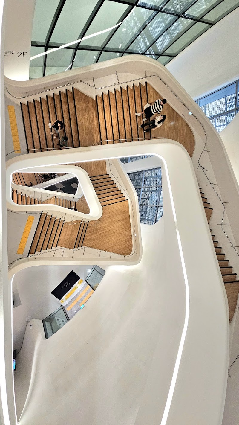 Dongdaemun Design Plaza (DDP)