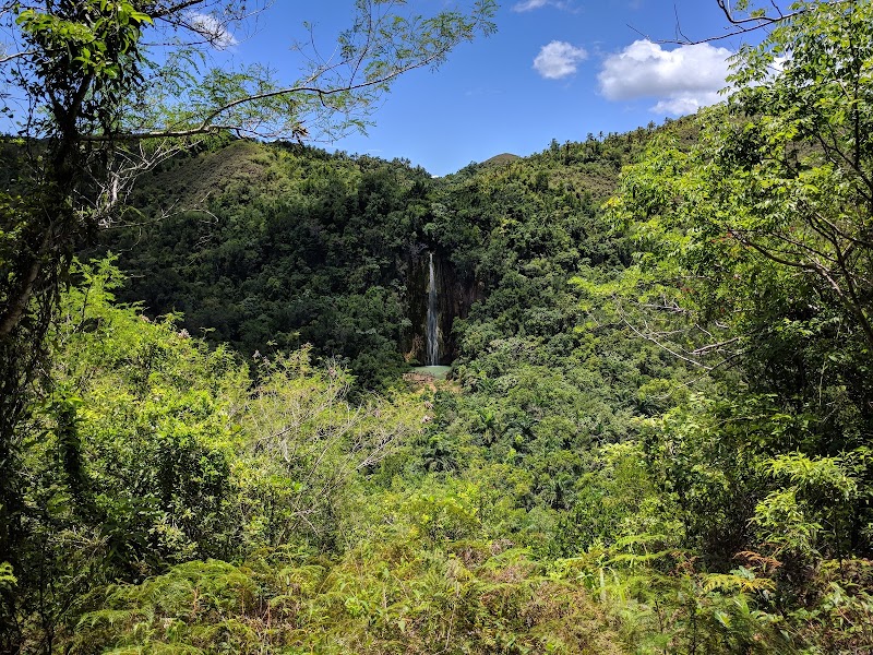 El Limón Waterfall