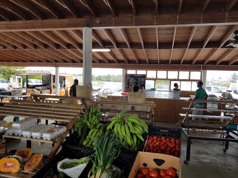 Farmers & Artisans Market