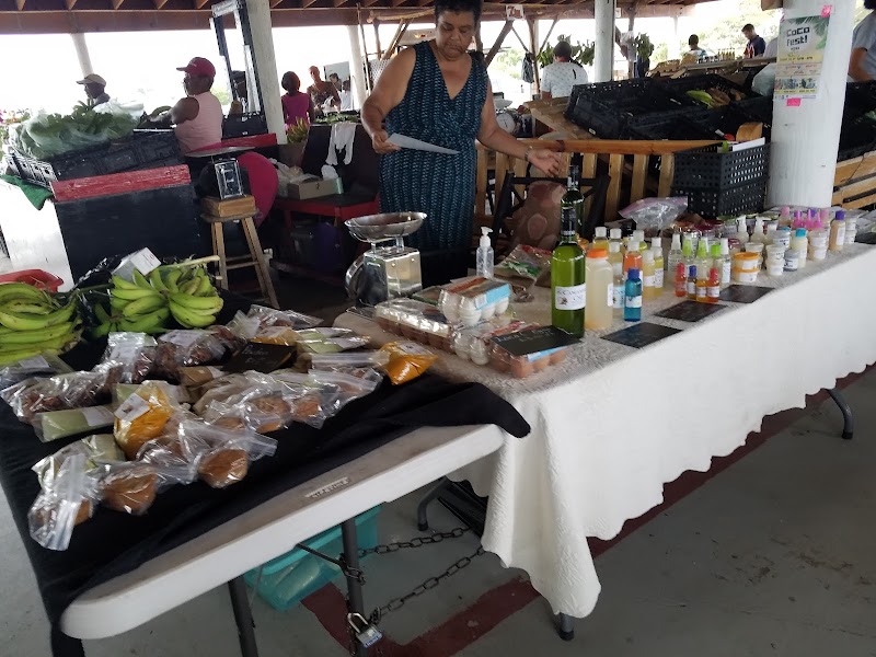 Farmers & Artisans Market