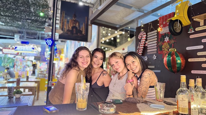 Fisherman's Village Bar Street