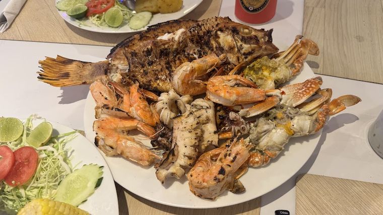 Island Kitchen Restaurant & Pizzeria