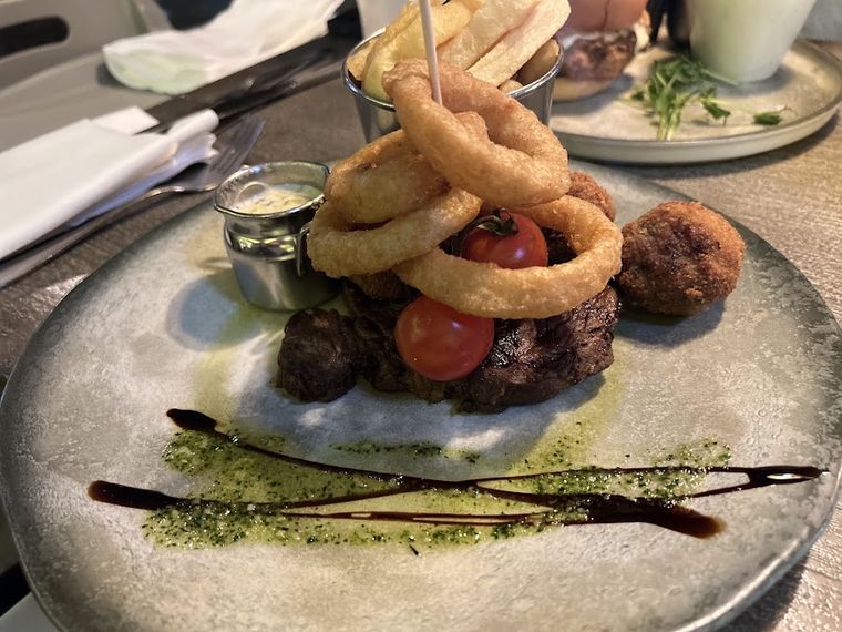 Kayne's Bar & Brasserie