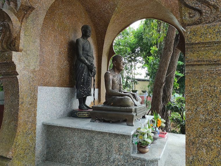 Wat Khunaram (Phra Wihan Luang Pho Daeng)