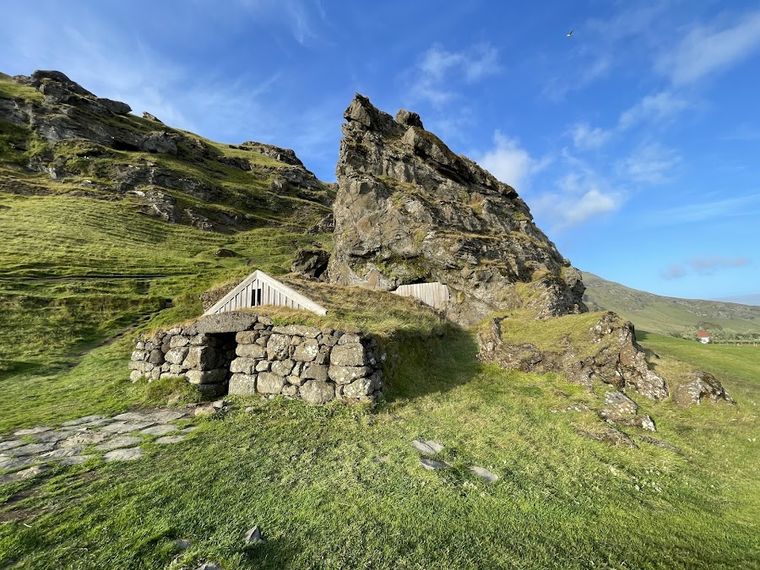 Rutshellir Caves