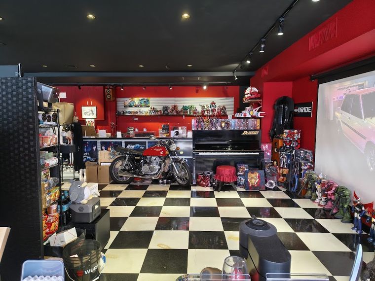 D'z Racing Cafe Garage