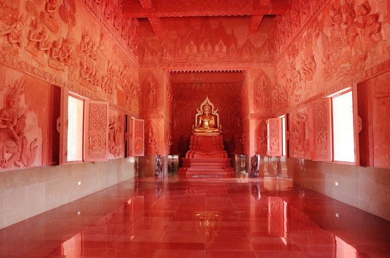 Wat Ratchathammaram Red Temple