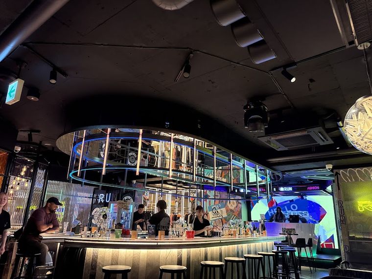 Music Fashion Bar RUN