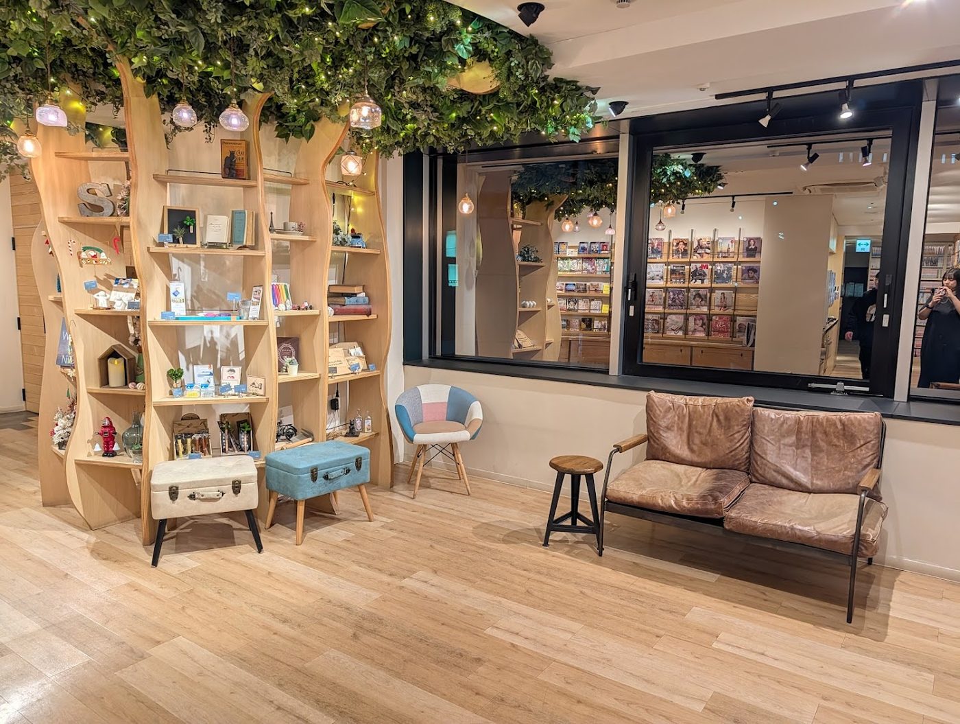 Hailey5Cafe - Shibuya 1st