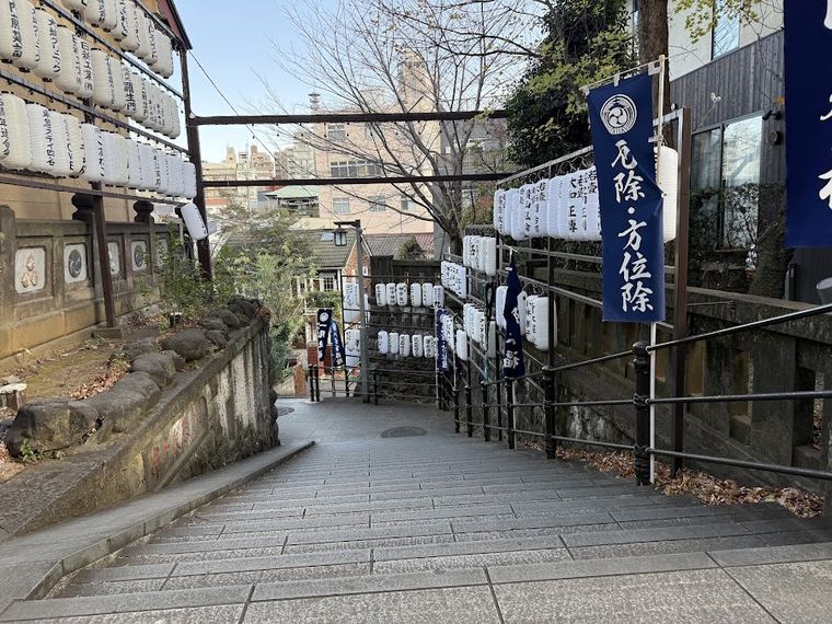 Kigen ni sen roku hyaku-nen kinen-sha hyō