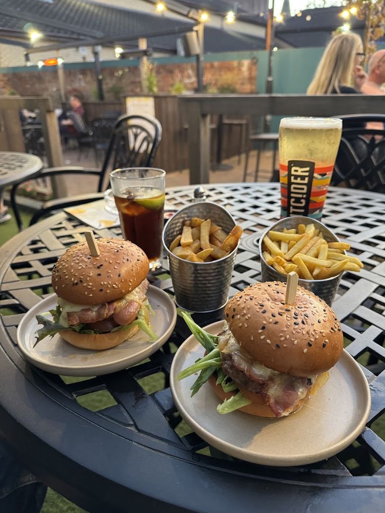 Horatio Todd's Bar & Restaurant