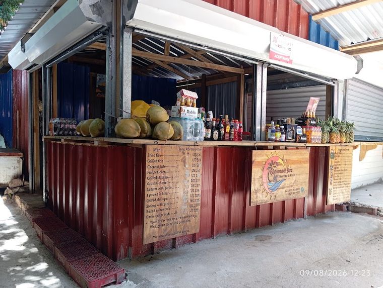 Restaurant-Bar Moreno & Ruth, cayo levantado. “(Isla bacardi)” en Samaná