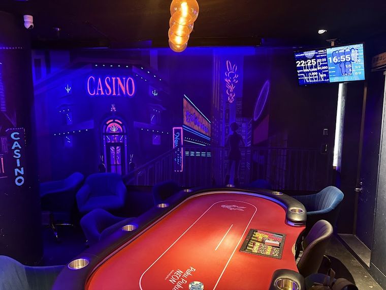 PukuPukuNEON新宿店(プクプクネオン)Poker(ポーカー)