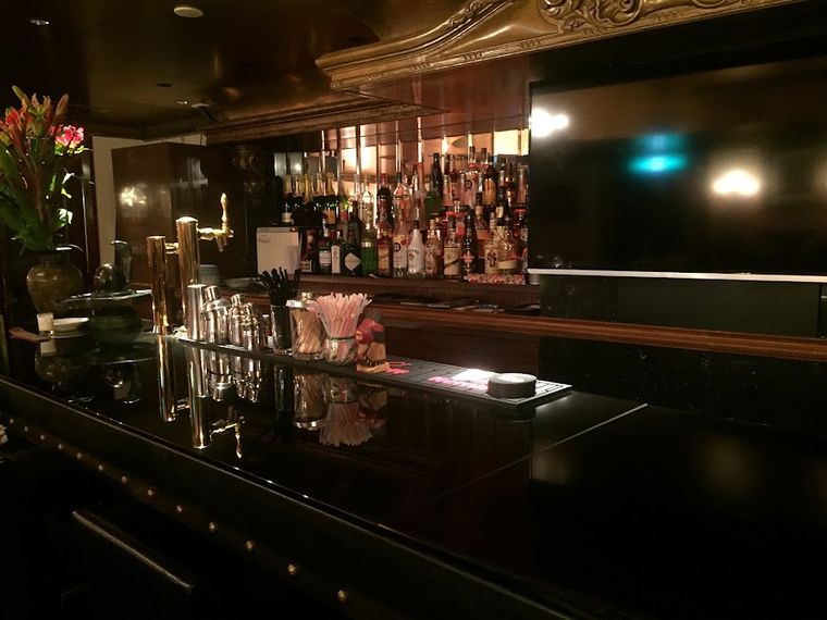 Karaoke Bar 395