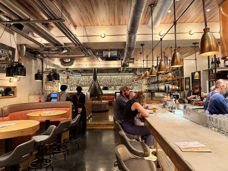Yona Yona Beer Works (Shinjuku East)