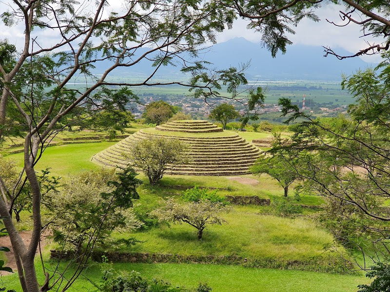 Guachimontones
