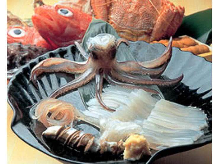 Hakodate Asaichi Squid Ikizukuri
