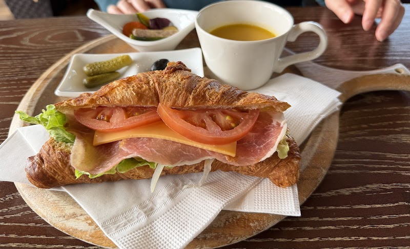 Hakone Bakery & Table
