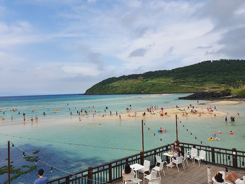 Hamdeok Beach (Seoubong)