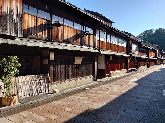 Higashi Chaya District