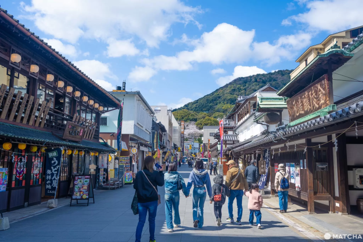 Kompira-san Sweet Shopping Street