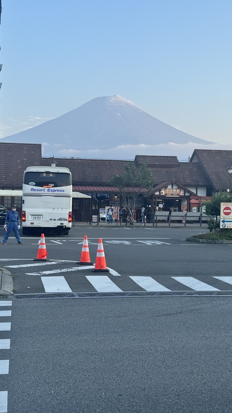Lake Kawaguchiko Retro Bus