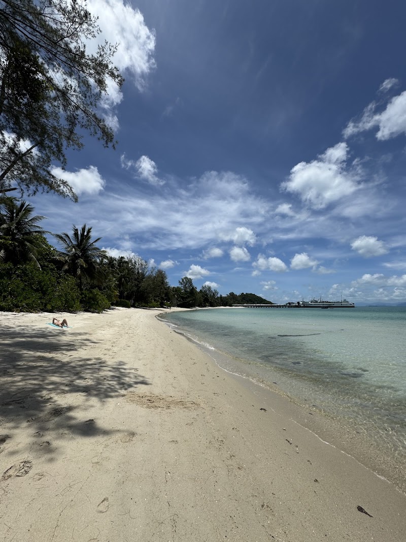 Lipa Noi Beach