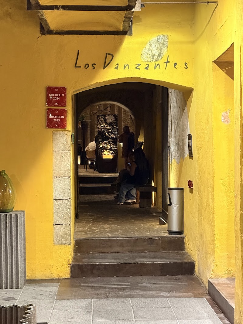 Los Danzantes
