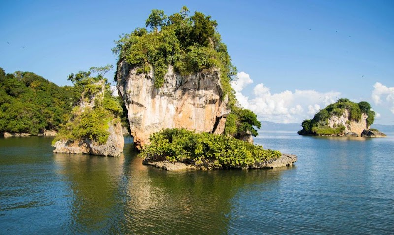 Los Haitises by Boat
