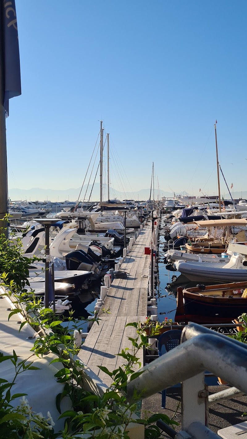 Lungomare (Waterfront)