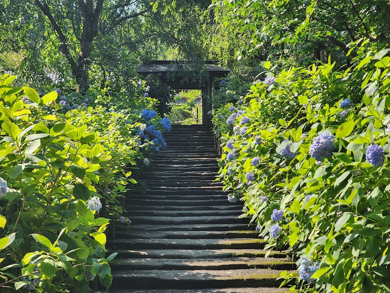 Meigetsu-in
