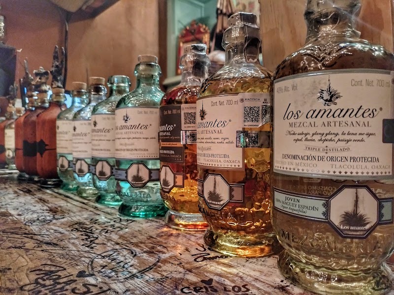 Mezcalería Los Amantes