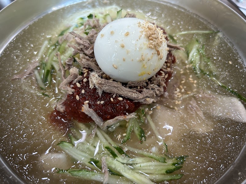 Milmyeon (Cold Wheat Noodles)