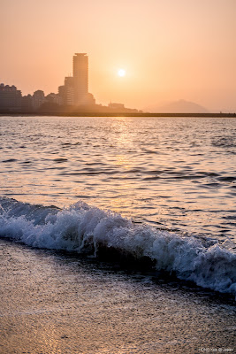 Momochi Seaside Park