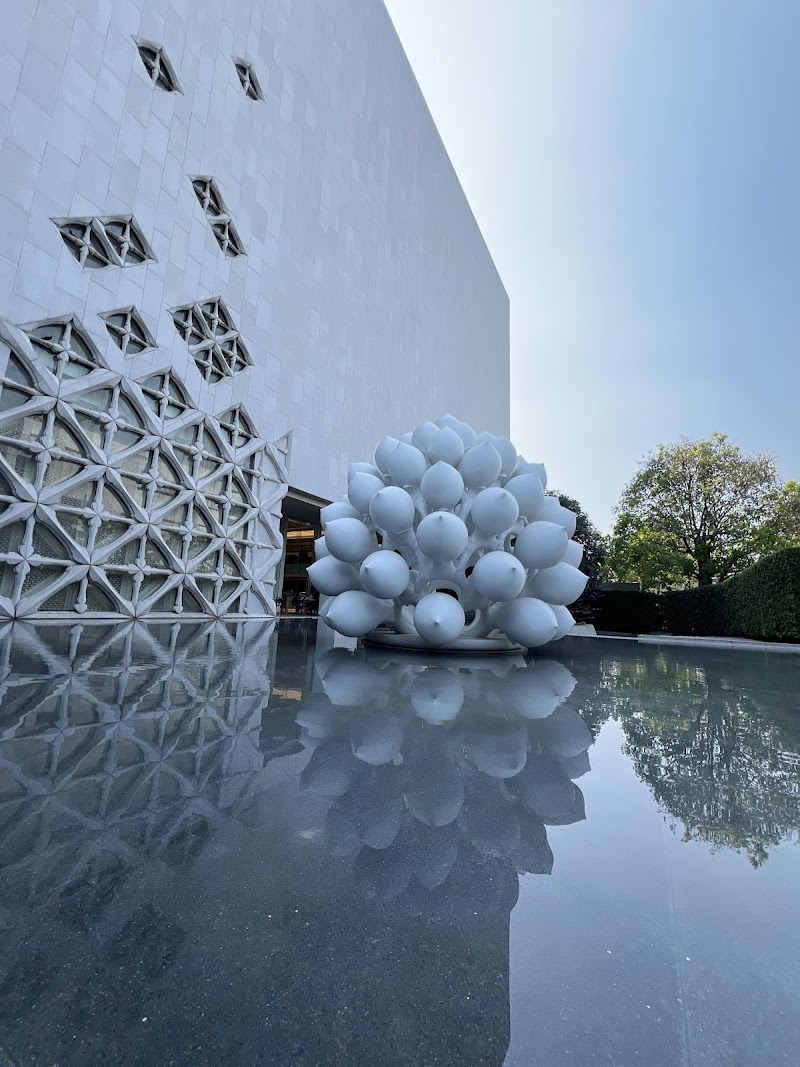 Museum of Contemporary Art (MOCA)