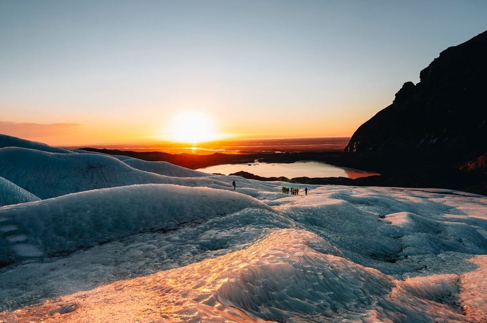 Mývatn Midnight Sun Walk