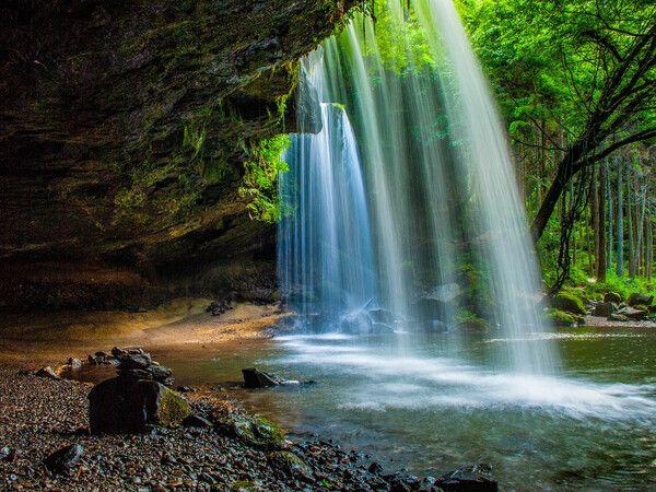 Nabegataki Falls